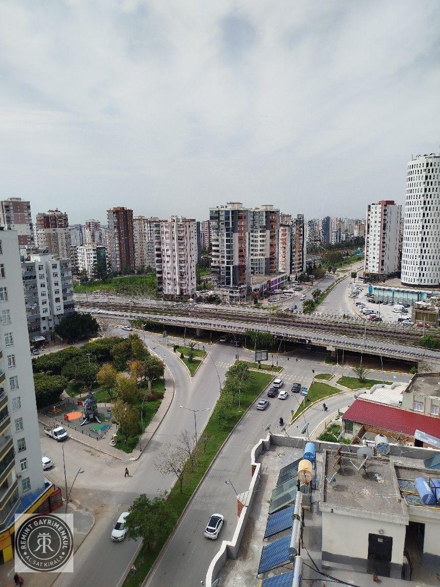 Yurt Mh Bulvar Üzerinde Hasarsız İskanlı Herkat Tek Daire Geniş Oturumlu 4+1 Kapali Mutfaklı