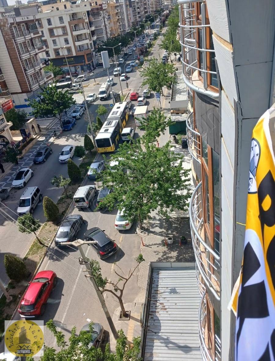 Realite Tapu Dan 35 Metre Cadde Üzeri Sitede 3+1 - 25
