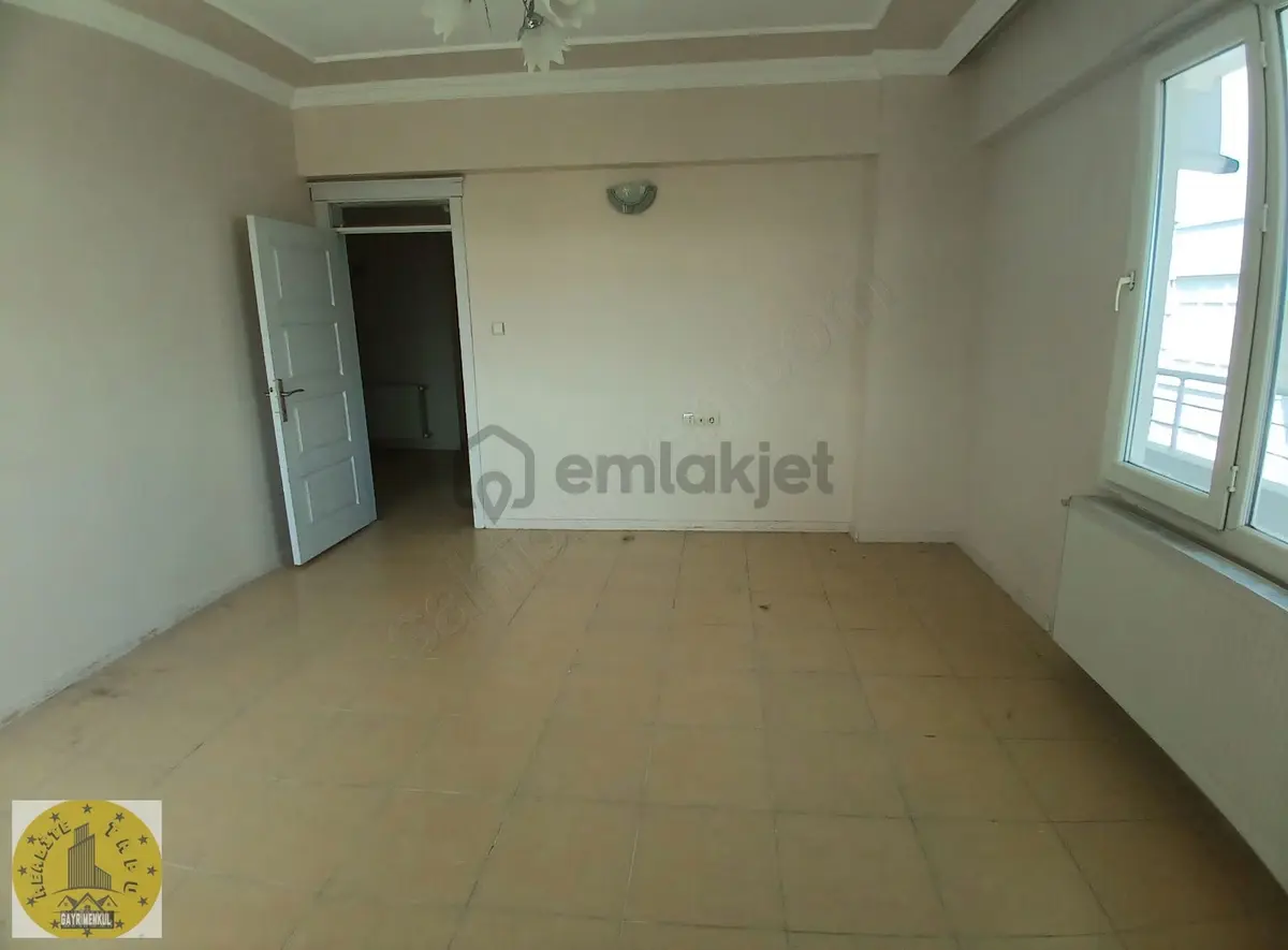 Realite Tapu Dan 35 Metre Cadde Üzeri Sitede 3+1 - 6