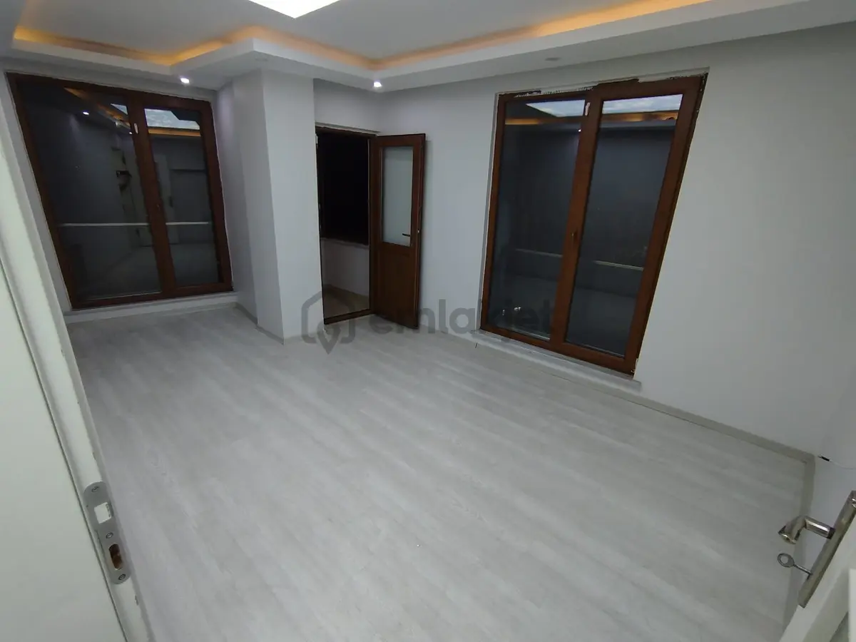 Sultançiftliği Mahallesi Kiralık Ara Kat Daire