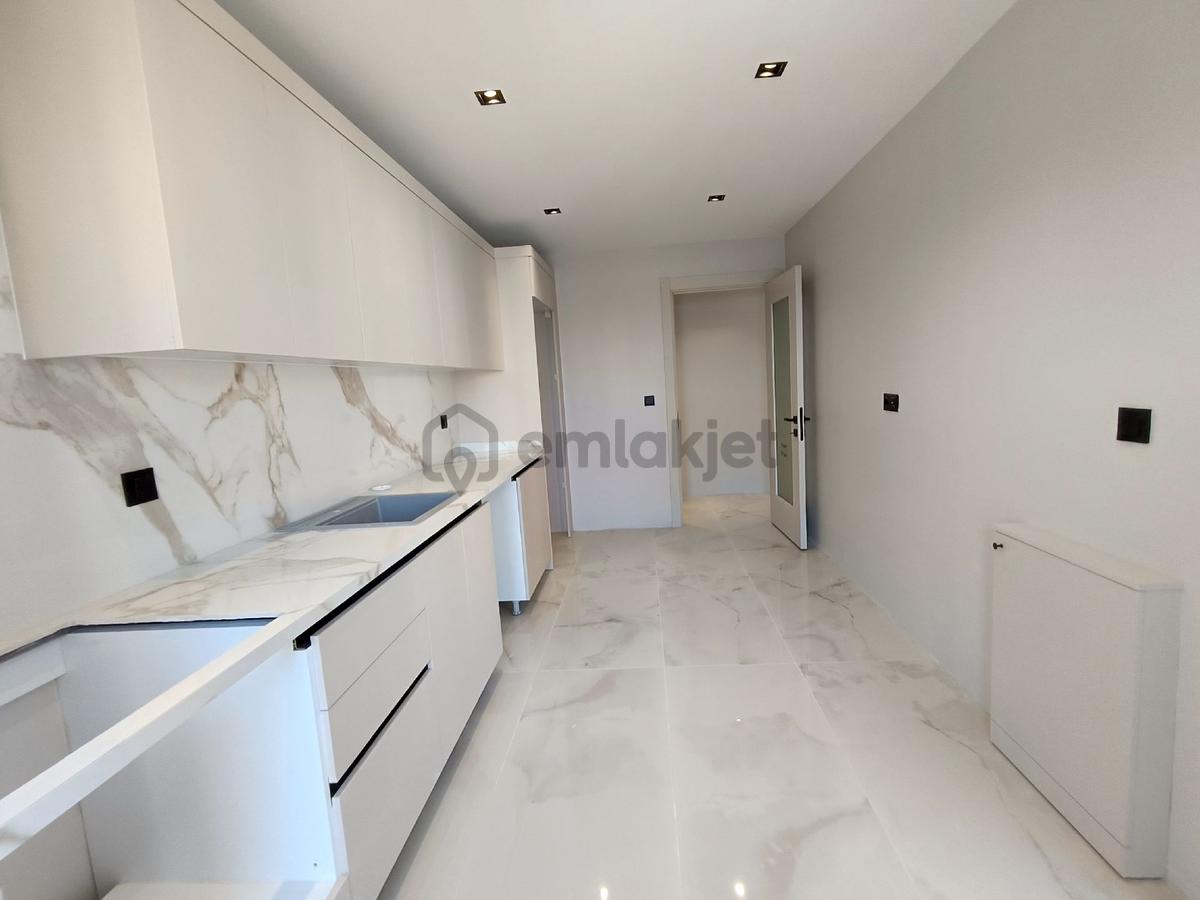 Mutlukent'te Modern Tasarımlı Cadde Üstü 3+1 Arakat Daire - 7