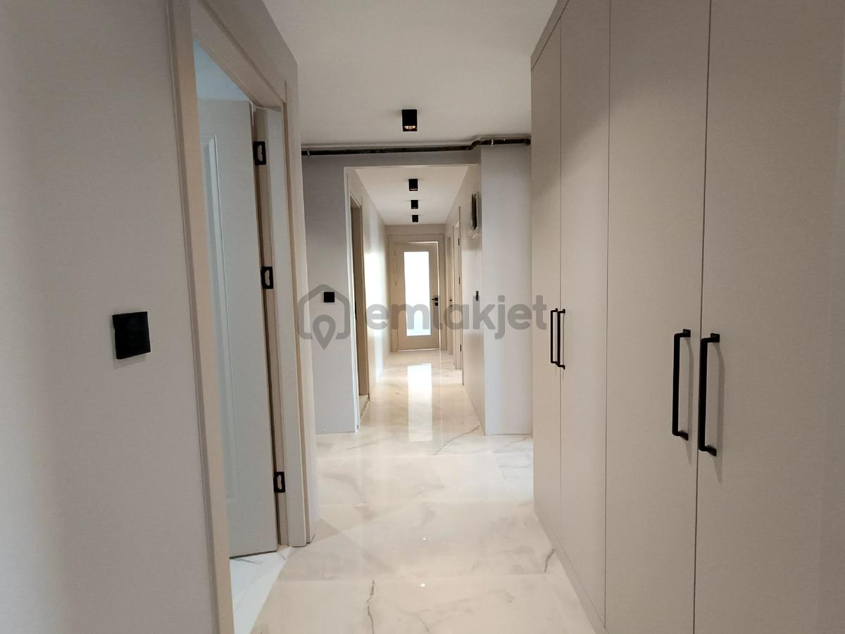 Mutlukent'te Modern Tasarımlı Cadde Üstü 3+1 Arakat Daire - 6