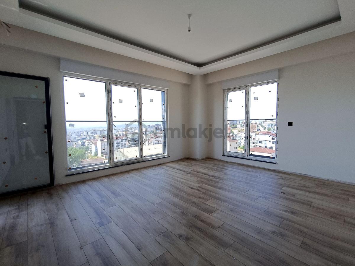 Mutlukent'te Modern Tasarımlı Cadde Üstü 3+1 Arakat Daire - 10