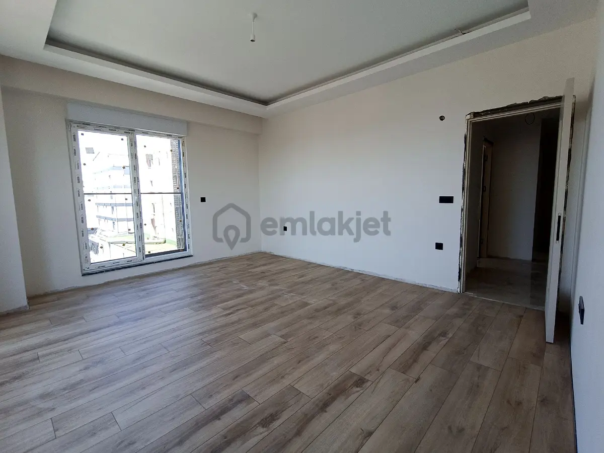 Mutlukent'te Modern Tasarımlı Cadde Üstü 3+1 Arakat Daire - 11