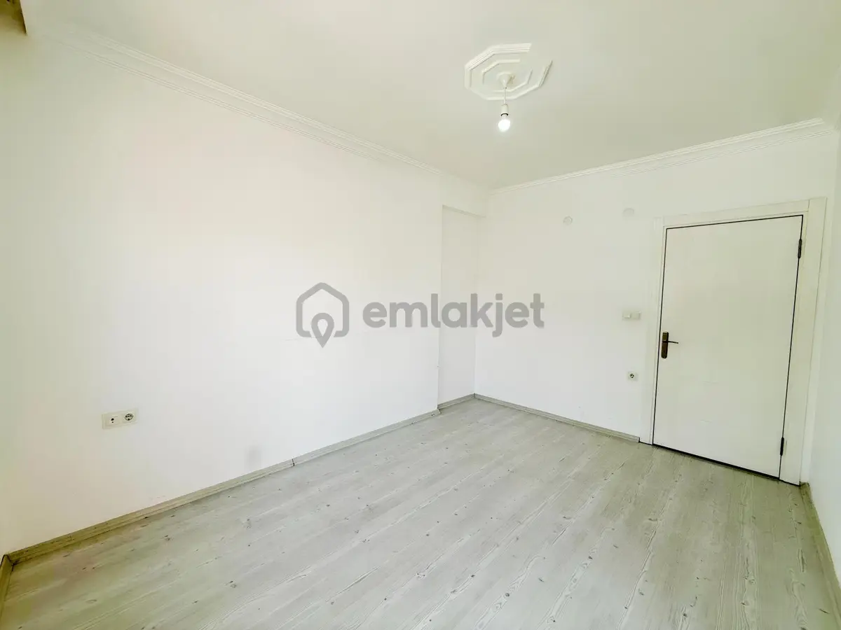 Bahçeyaka'da Evdirhan Otel Arkası Katta Tek Daire Asansörlü 3+1 - 12