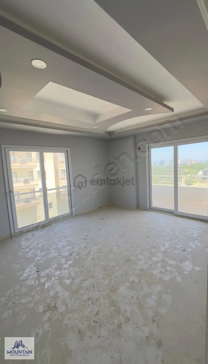 Çeşmeli'de Ana Cadde Üzerinde 3+1 Bakımlı 3+1 Satılık Daire - 2