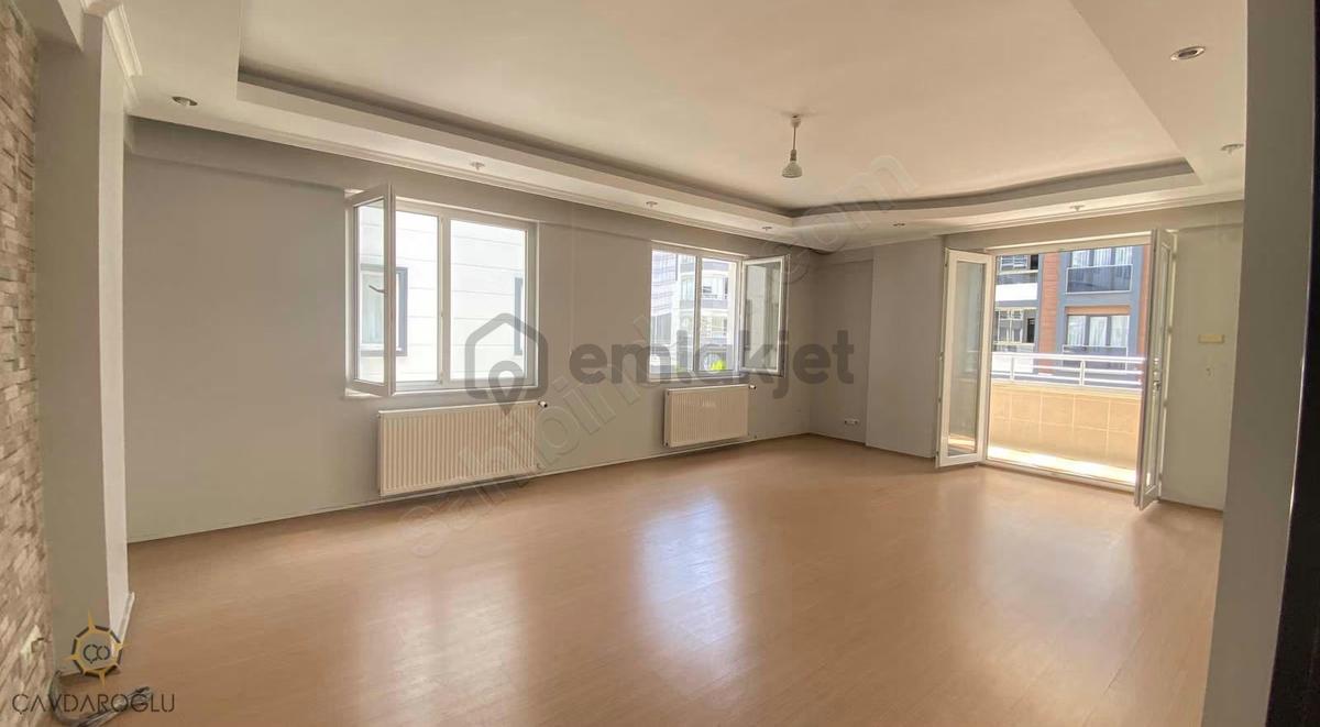Atakent Tramvayın Bir Sokak Üstünde Kiralık 3+1 Daire