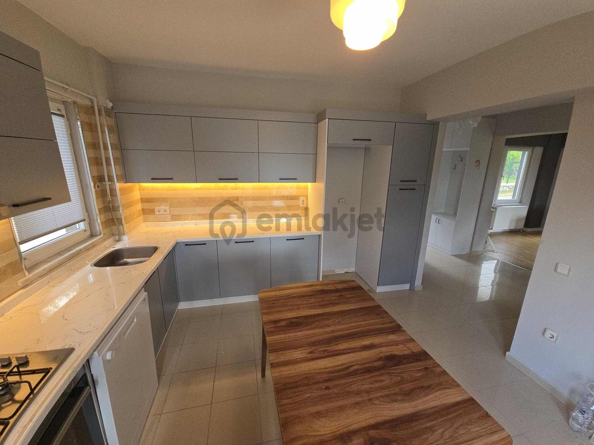 Remax Anka'dan Salkım Sitesinde Kiralık 5+1 Müstakil Villa - 34