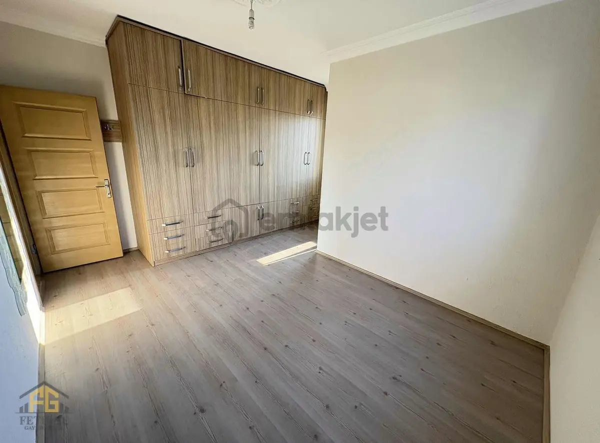 Karaçulha Mahallesinde 200 M2 Kiralık Ara Kat 4+1 Daire - 5