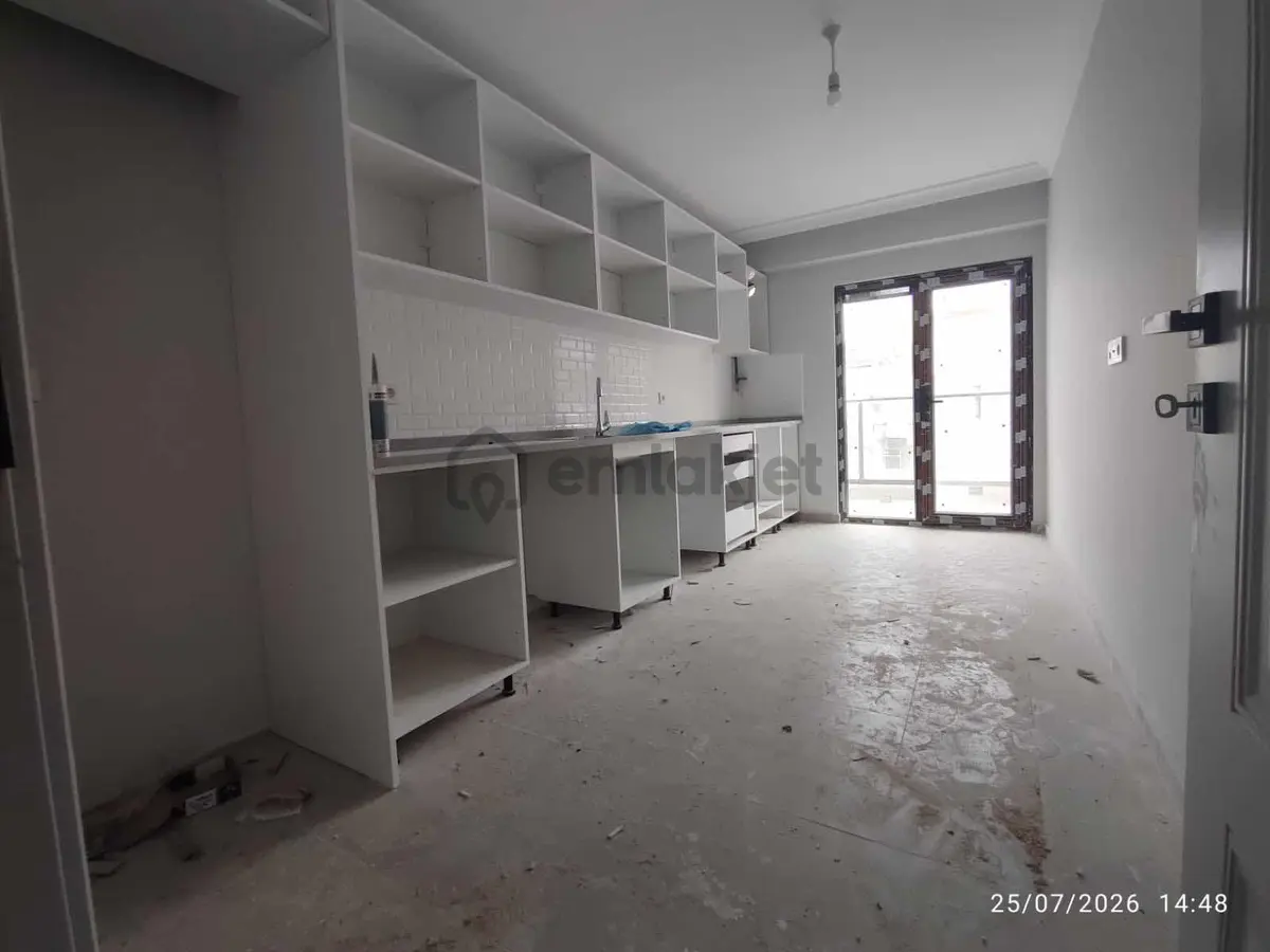 Veli Babada Site İçinde Süper Konumda 2+1 Katta Ön 80 M2 - 16
