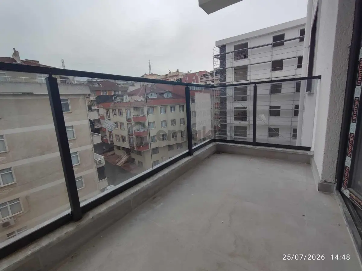 Veli Babada Site İçinde Süper Konumda 2+1 Katta Ön 80 M2 - 27