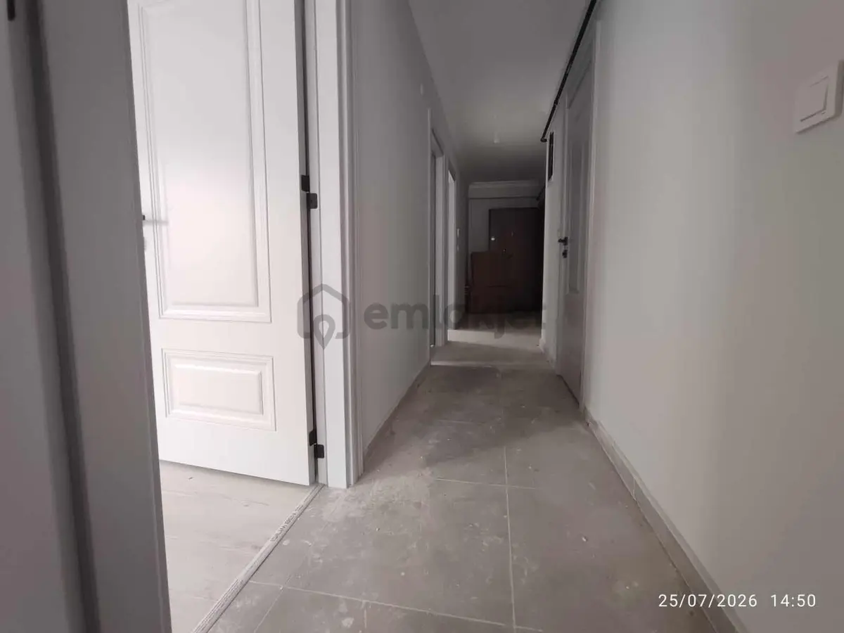 Veli Babada Site İçinde Süper Konumda 2+1 Katta Ön 80 M2 - 33
