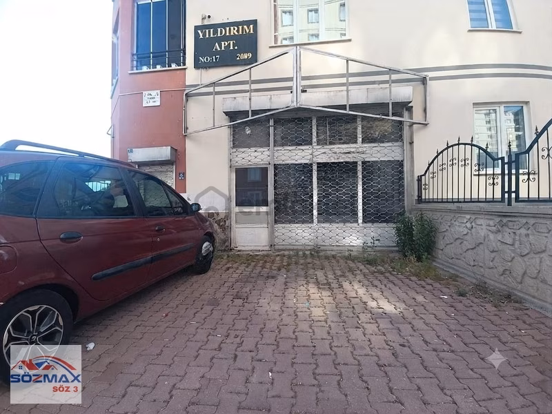 Mithatpaşada Önü Açık Otaparklı Satılık