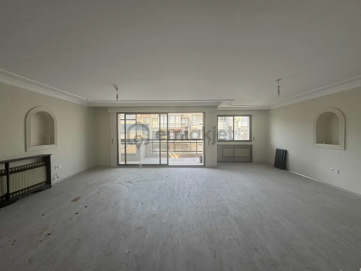 Msg'den Mithatpaşa Caddede Asansörlü, Çift Cephe, 150 M2 Kiralık - 18