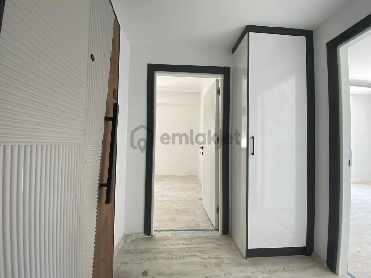 Denize Yakın Geniş 1+1 Satılık Daire - 5