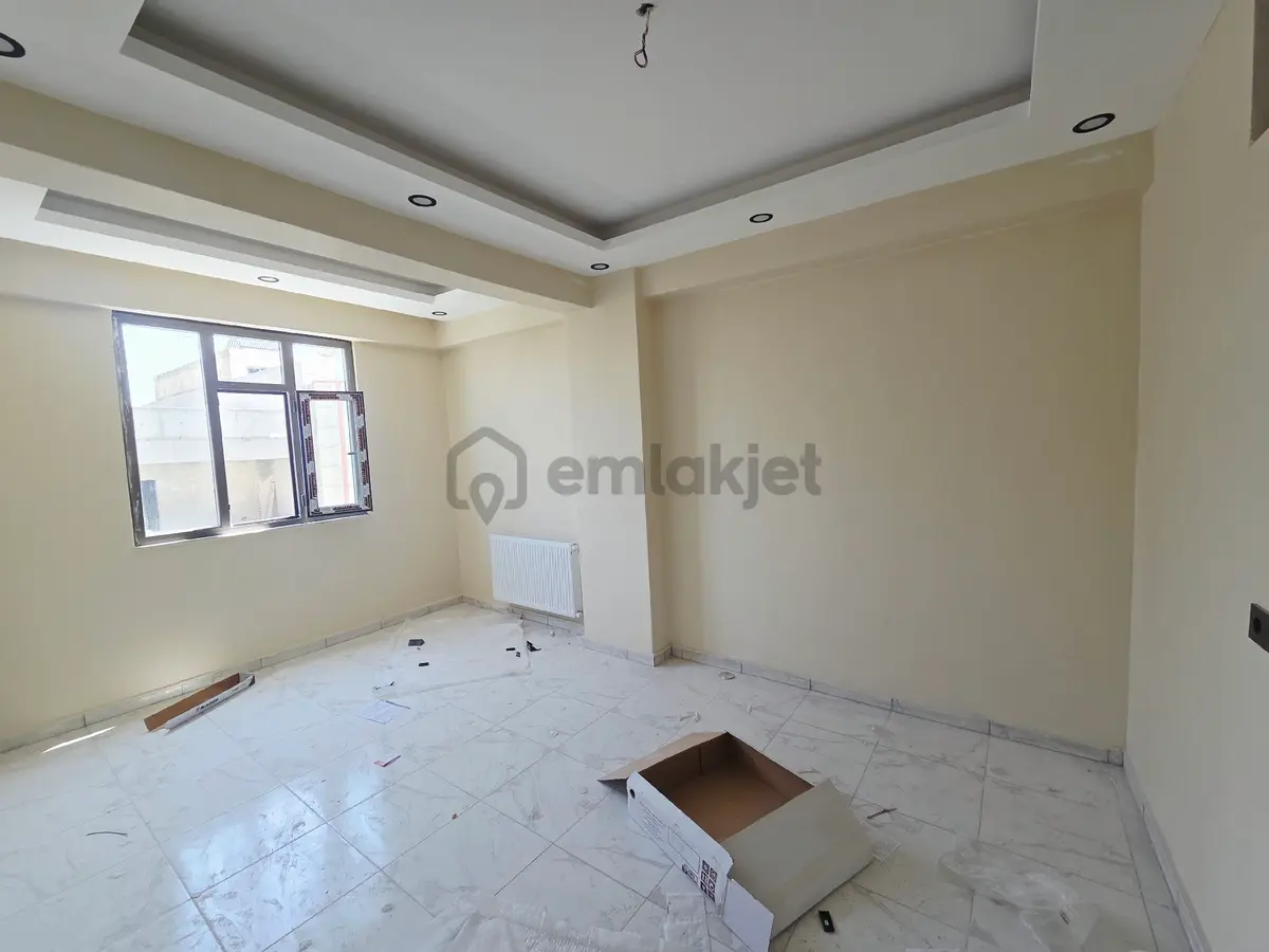 Ahmet Yesevide Satılık 2+1yüksek Giriş Kat Daire