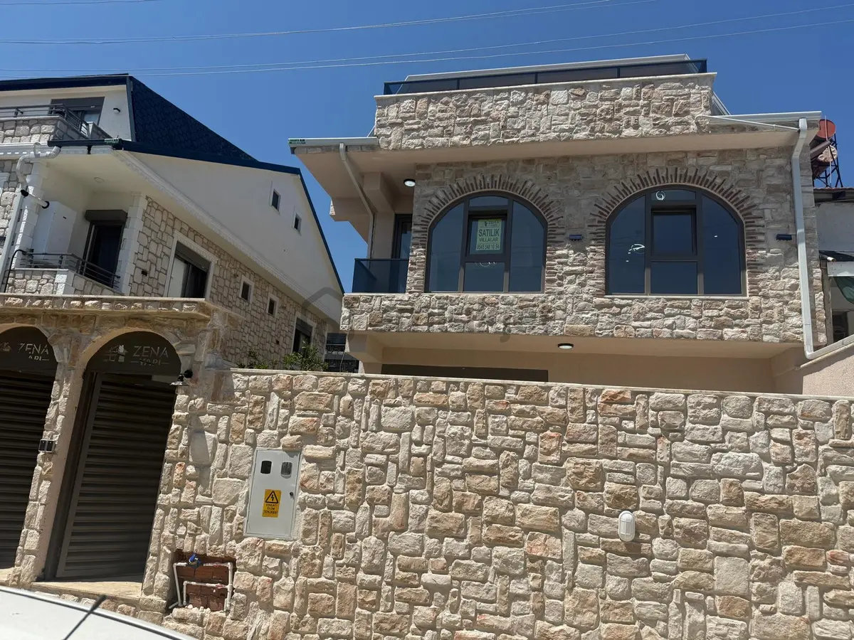 Denize 3.parsel Ultra Lüks Havuzlu Villa