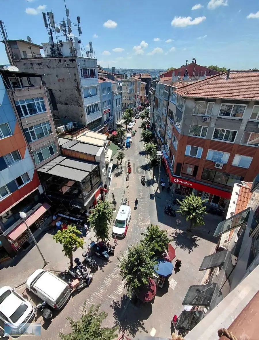 Mehmethan Emlak'tan 4+1 Cadde Üstünde Asansörlü