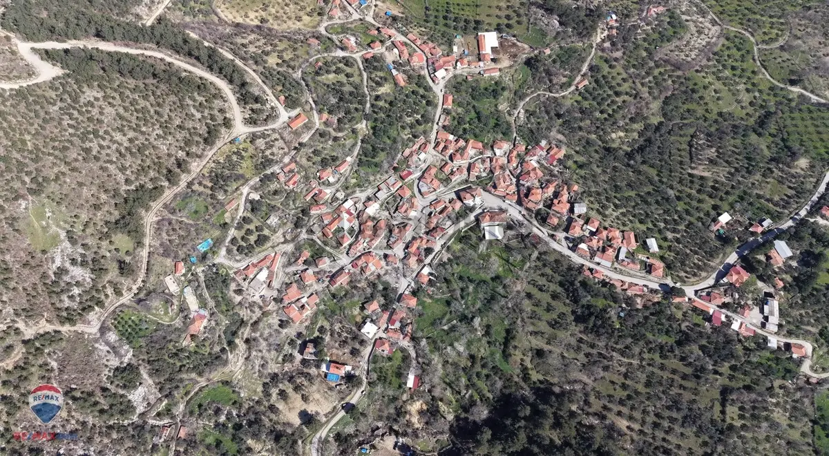 37 Bergama Akcenger Köyün'de Satılık Köy Evı - 26
