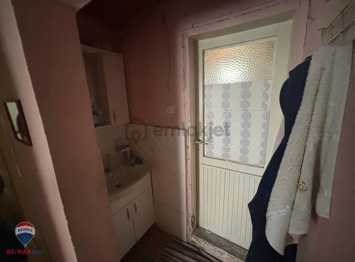 37 Bergama Akcenger Köyün'de Satılık Köy Evı - 12