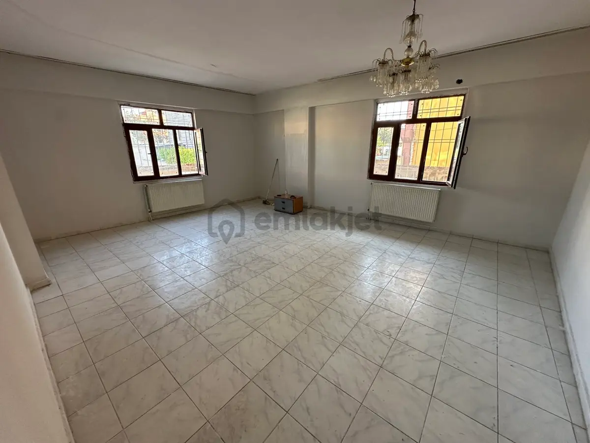 Ezd Emlaktan Yüksek Giriş Kiralık Daire - 3