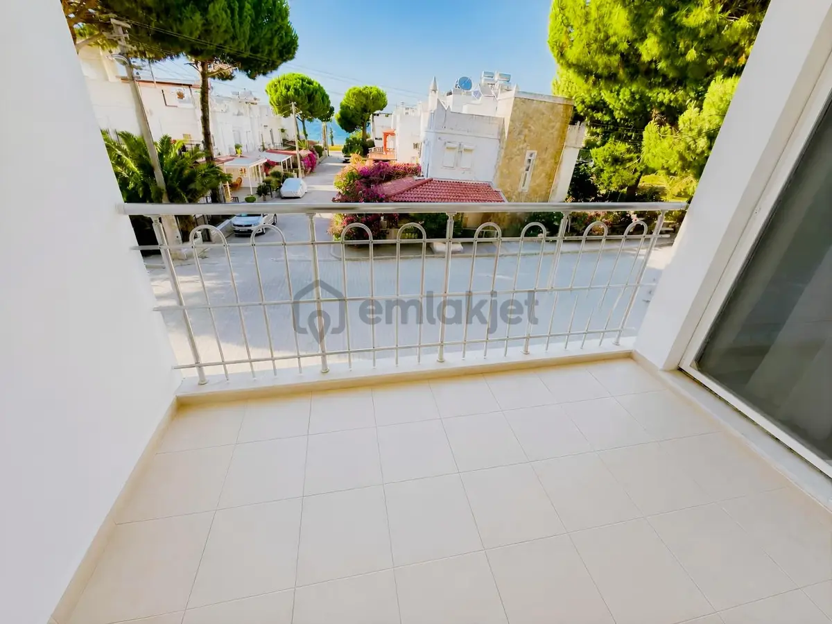 Denize Sadece 50 Metre! Yalı Dairesi - 9