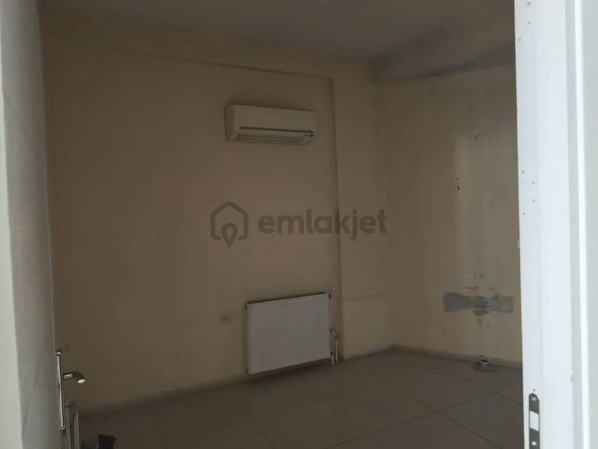 Kahramanlar ' Da 70 M2 Zemin Dükkan - 3
