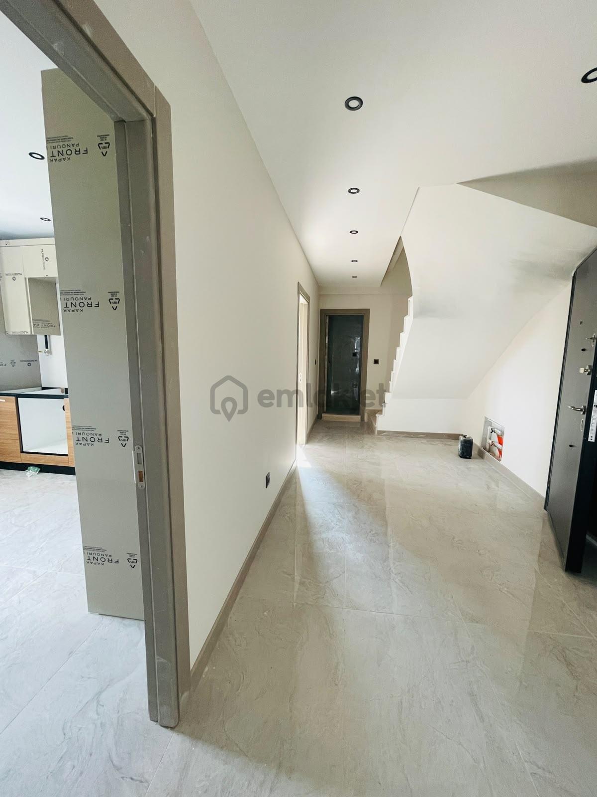 Özkan'dan Umurbey'de 212m² 4+1 Satılık Çatı Dublex - 4