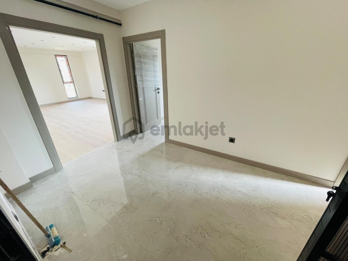 Özkan'dan Umurbey'de 212m² 4+1 Satılık Çatı Dublex - 38