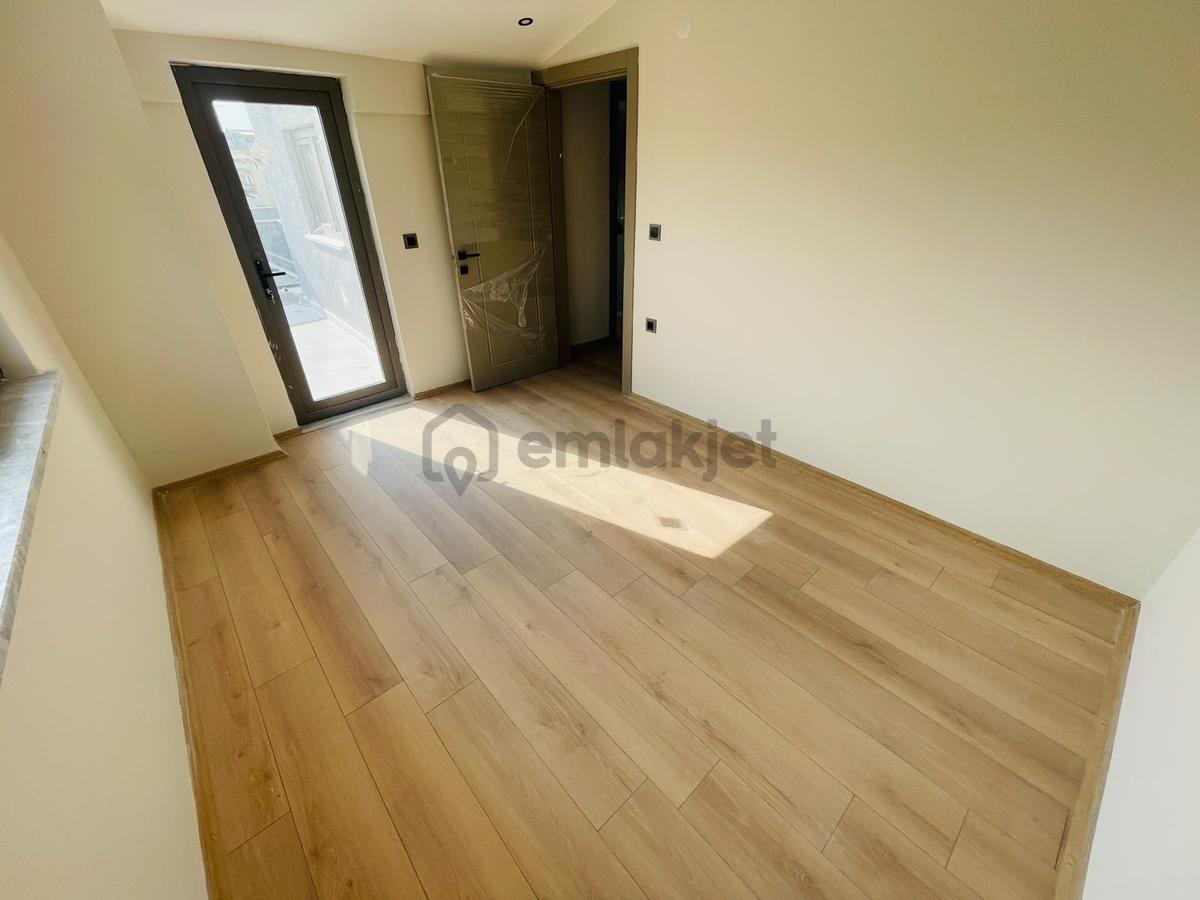 Özkan'dan Umurbey'de 212m² 4+1 Satılık Çatı Dublex - 9
