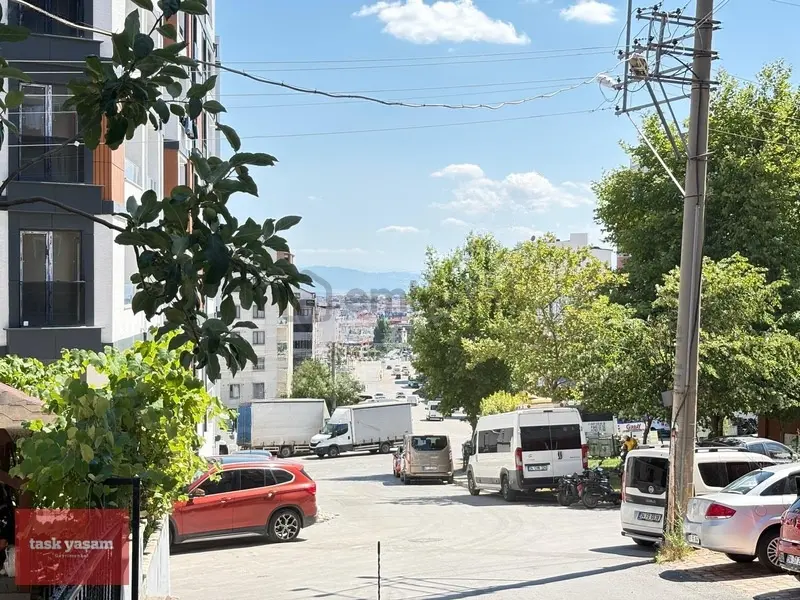 Mutlukent'e Komşu Gaziler'de Ferah,kullanışlı 2+1 Satılık Daire - 23