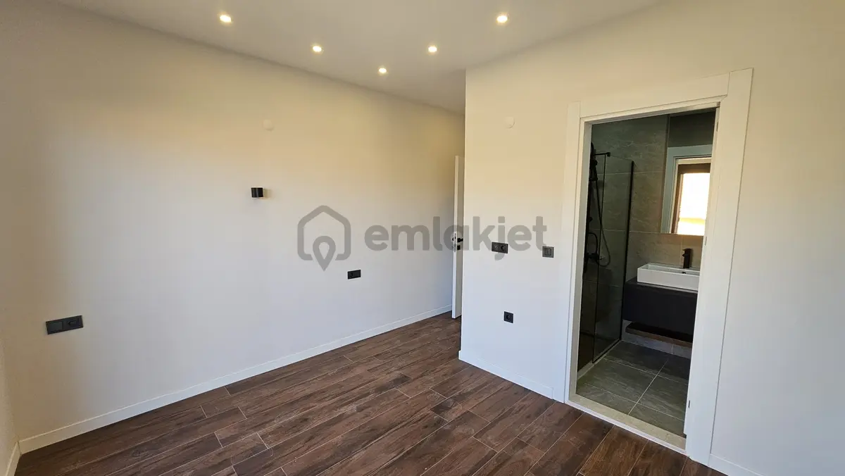 Seferihisar Tepecik Mahallesi'nde Satılık Modern Çelik Villa - 35