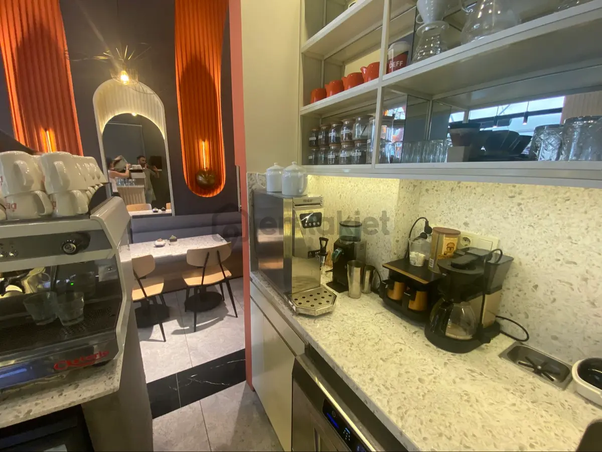 Devren Kiralık Kafe İşlek Cadde Üzerinde Yüksek Tabela Değeri - 13