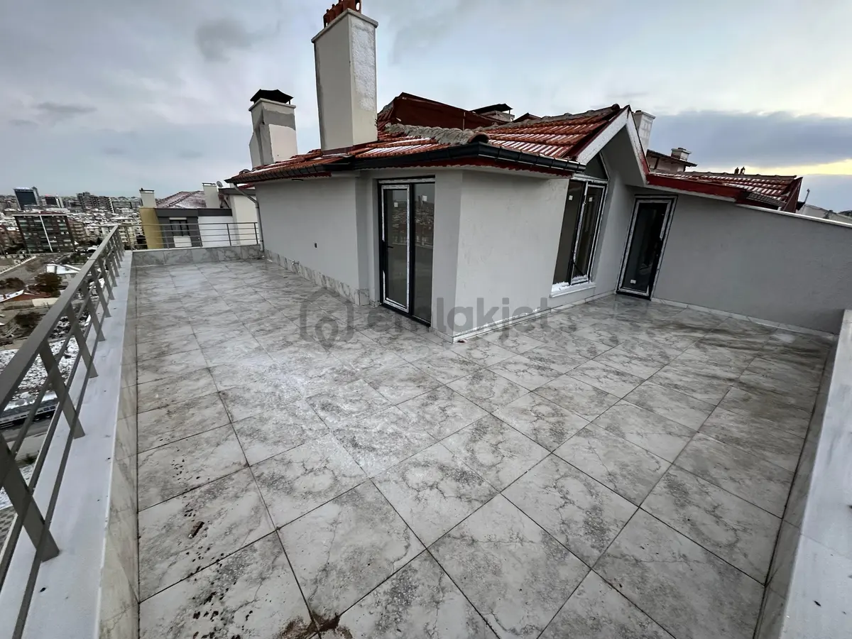 Hocacihan Saray Caddesinde Satılık 6+2 Dubleks Daire - 29