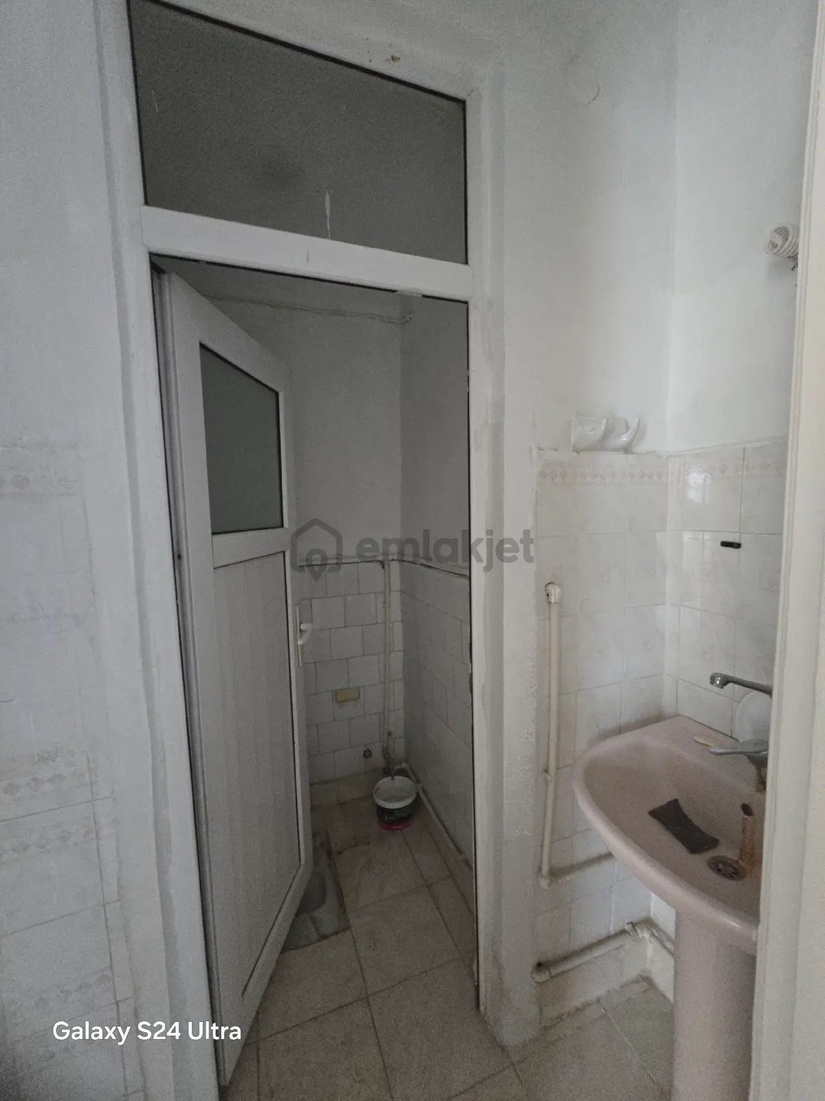 Bahcelievlerde Kiralık Doğalgazlı 3+1 Ara Kat Daire - 12