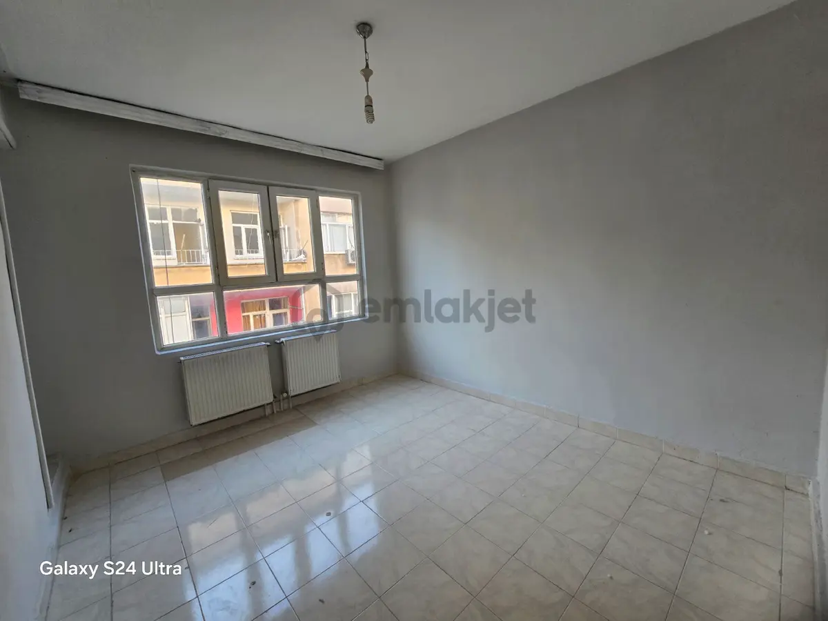 Bahcelievlerde Kiralık Doğalgazlı 3+1 Ara Kat Daire - 10