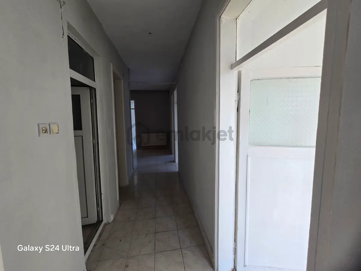 Bahcelievlerde Kiralık Doğalgazlı 3+1 Ara Kat Daire - 8