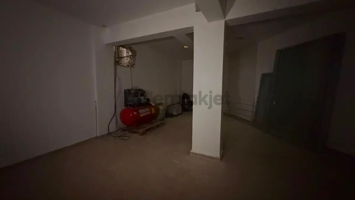 Turkuaz Emlaktan Devren Kiralık 200 M² Dükkan - 16