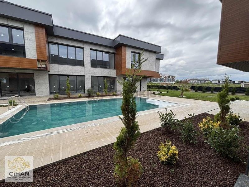 Orduda Lüks Ve Prestiji Buluşturan Satılık Villa - 2