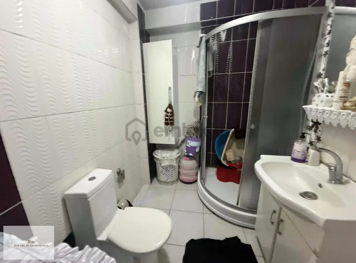 Elif Emlaktan Kiralık 1+1 Geniş Daire - 12