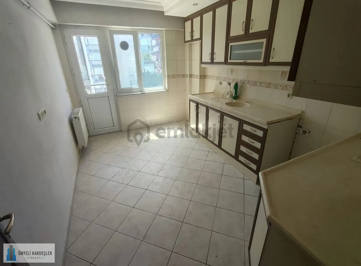 Servergazi De 3+1 165 M2 Arakat Kiralik Daire - 9