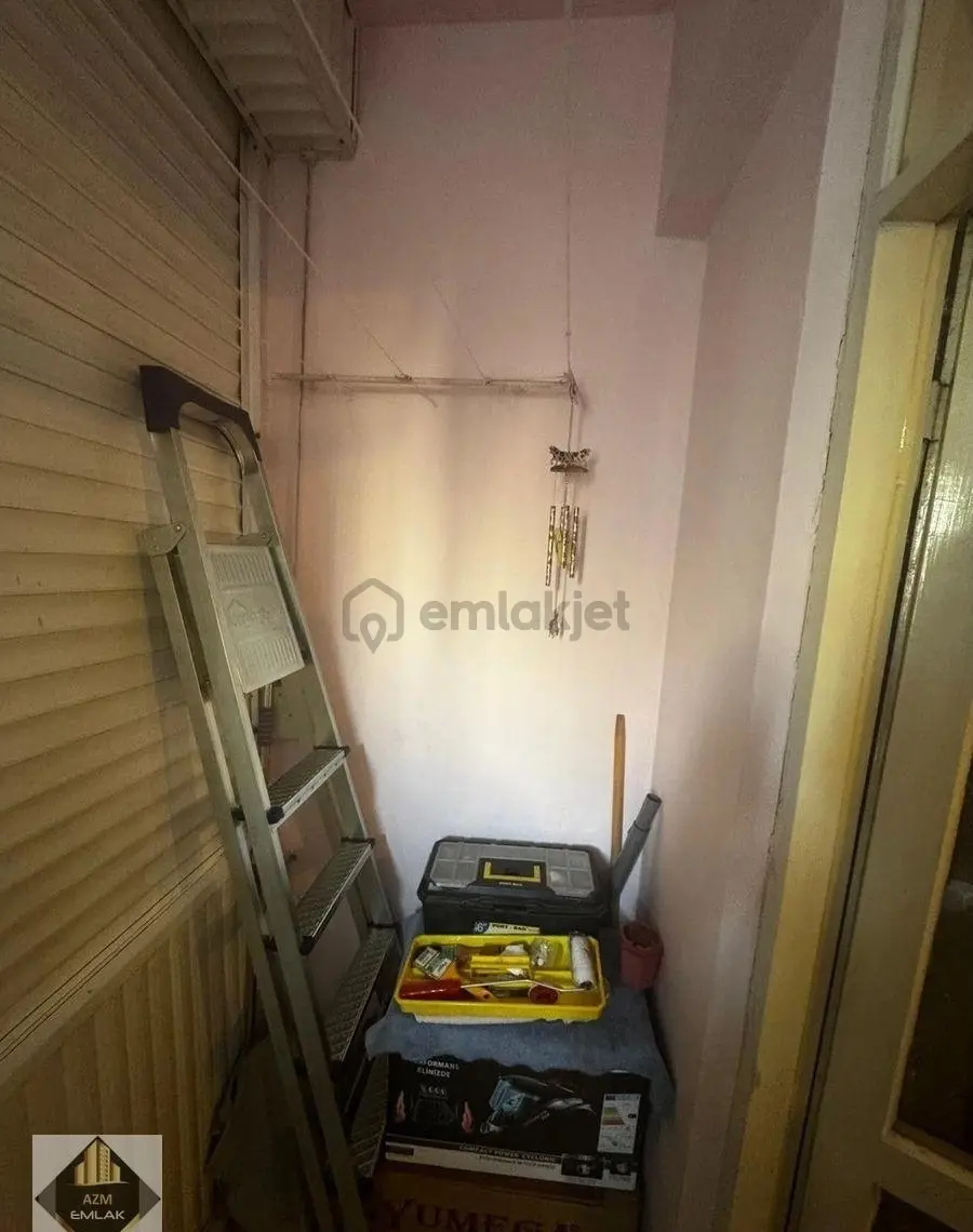 Üçyol Metroya Yakın Cadde Üzeri Satılık 2 + 1 Daire - 7