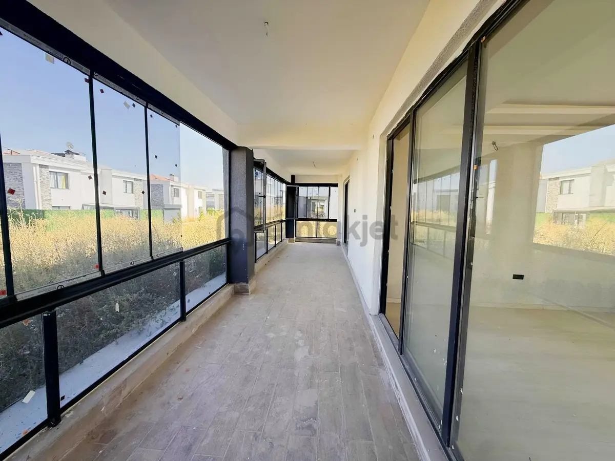 Kiralık Sıfır Dubleks Villa - 16