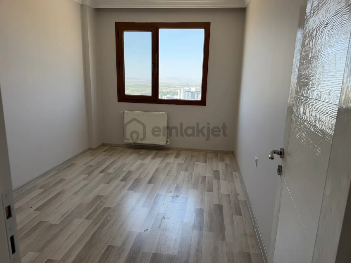 Çiğli'de Şehir Manzaralı Ferah 2+1 Kiralık Daire - 15