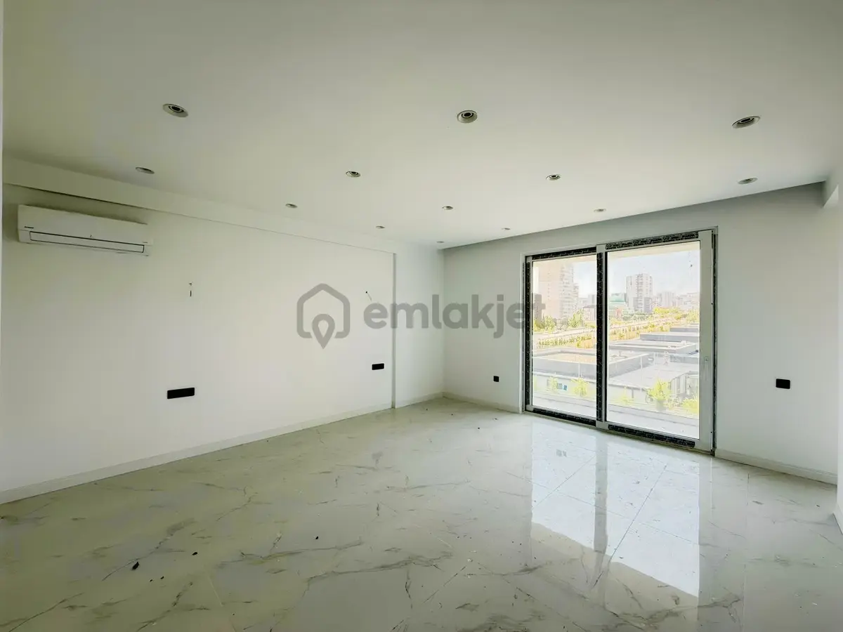 Bağlıcada 6+1 Satılık Full Yapılı Asansörlü Köşe Villa - 27