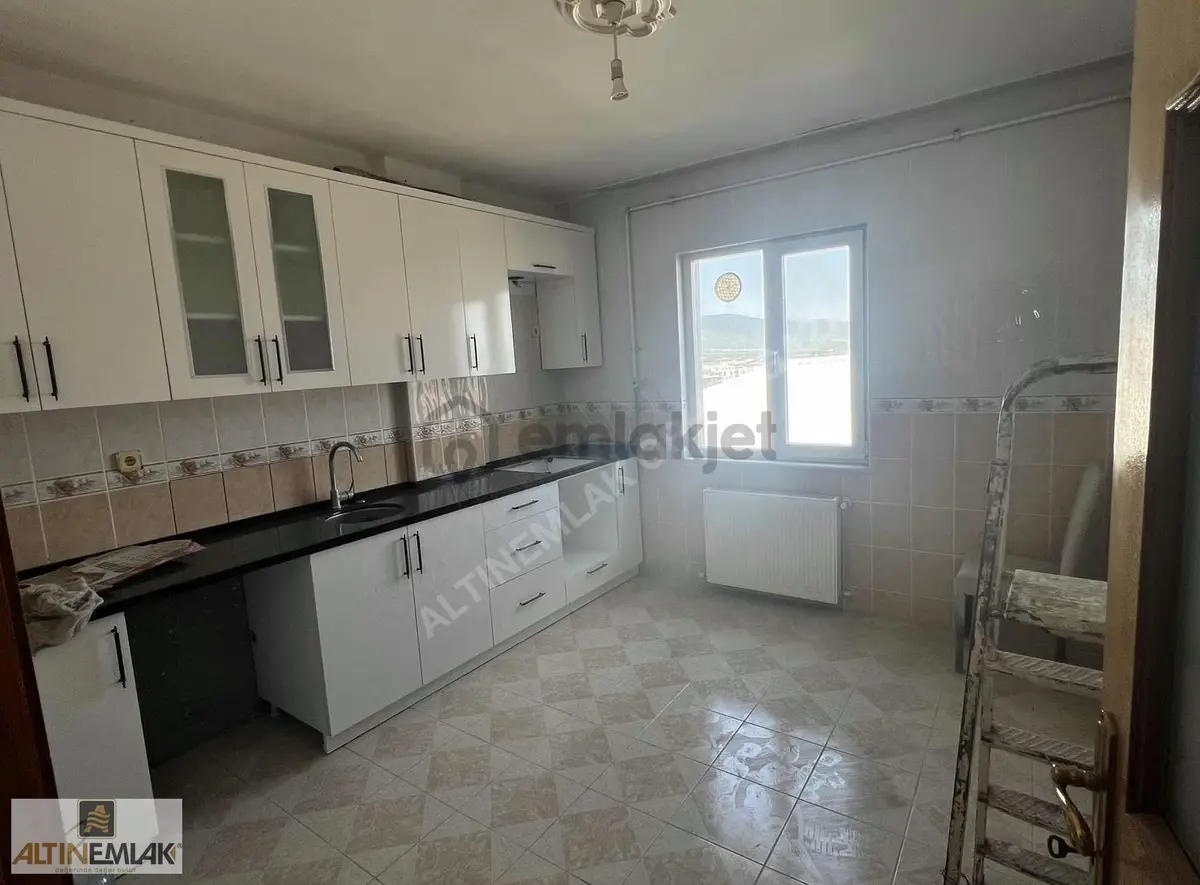 Altın Emlaktan Göl Manzaralı Daire - 9