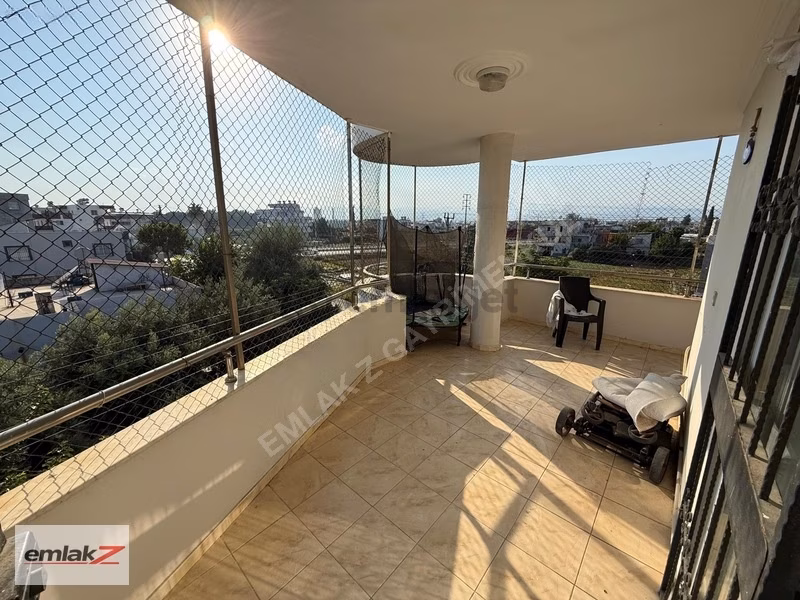 Karaduvarda Satılık 3+1 Daire, 130m², Merkezi Konum - 31