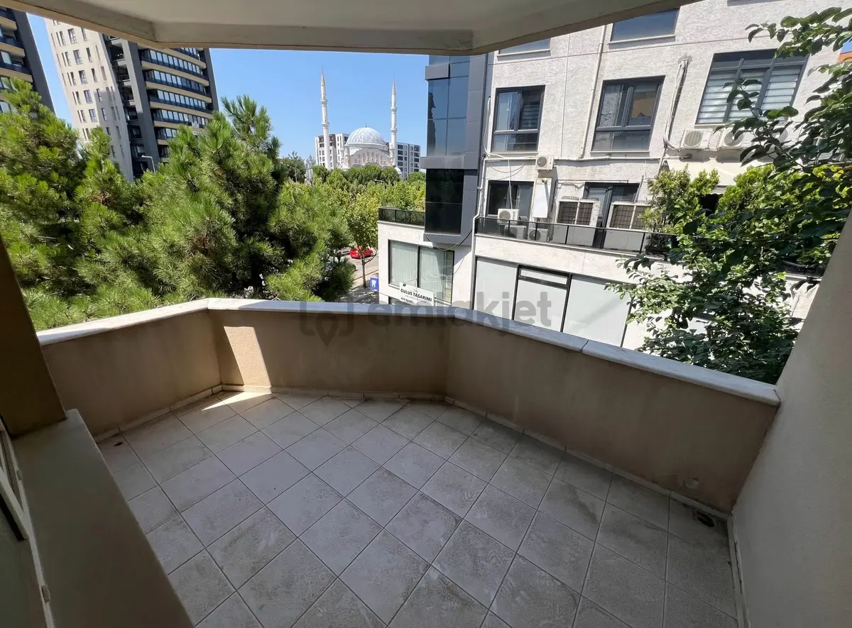 Fsm Cadde Üzeri Satılık Ofis - Daire - 2