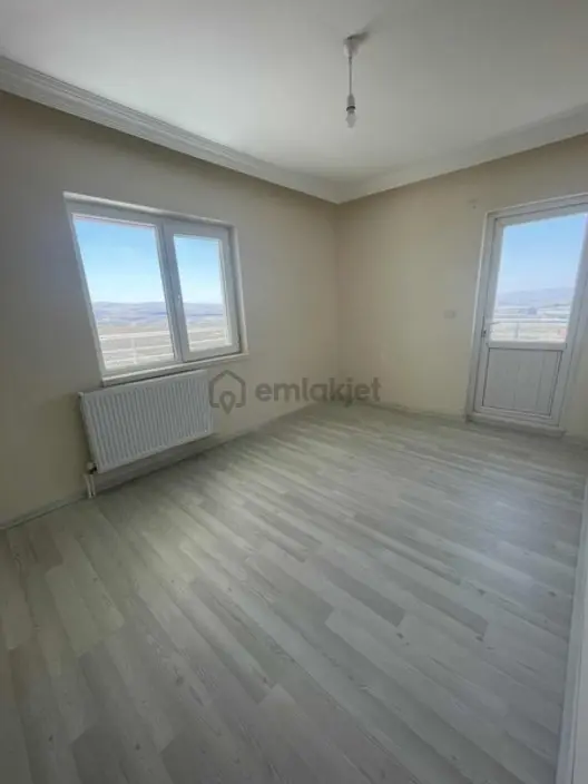 Ana Cadde Yakını Geniş Daire - 19