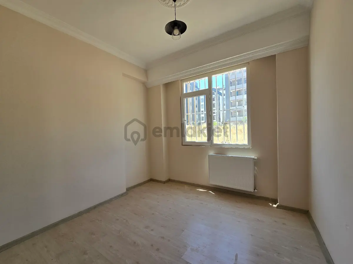 Kiralık 3+1 Daire - 12